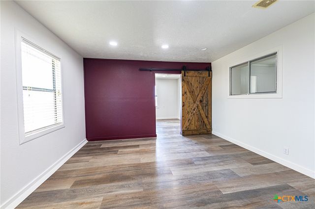 985 County Road 301, Shiner, TX 77984