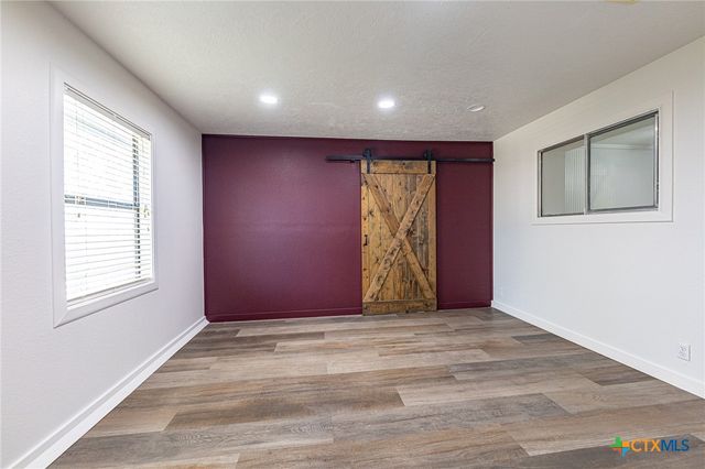 985 County Road 301, Shiner, TX 77984