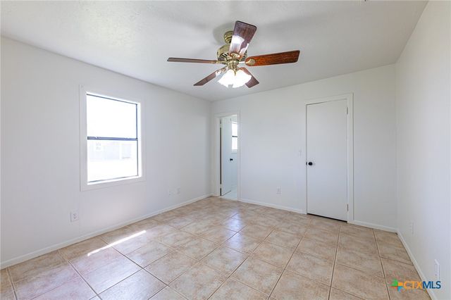 985 County Road 301, Shiner, TX 77984