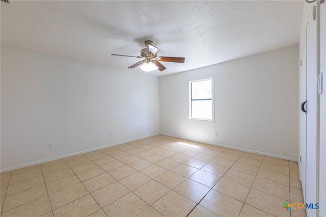 985 County Road 301, Shiner, TX 77984