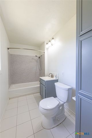 985 County Road 301, Shiner, TX 77984