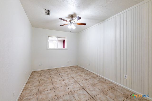 985 County Road 301, Shiner, TX 77984