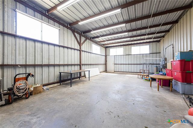 985 County Road 301, Shiner, TX 77984