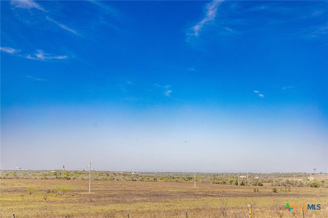 985 County Road 301, Shiner, TX 77984