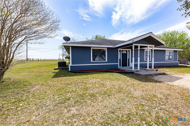 985 County Road 301, Shiner, TX 77984