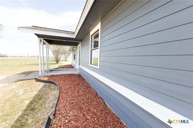 985 County Road 301, Shiner, TX 77984