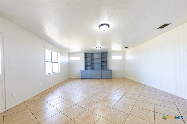 985 County Road 301, Shiner, TX 77984