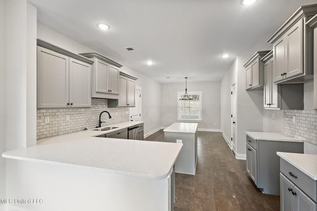 448 Wells Drive, Hernando, MS 38632