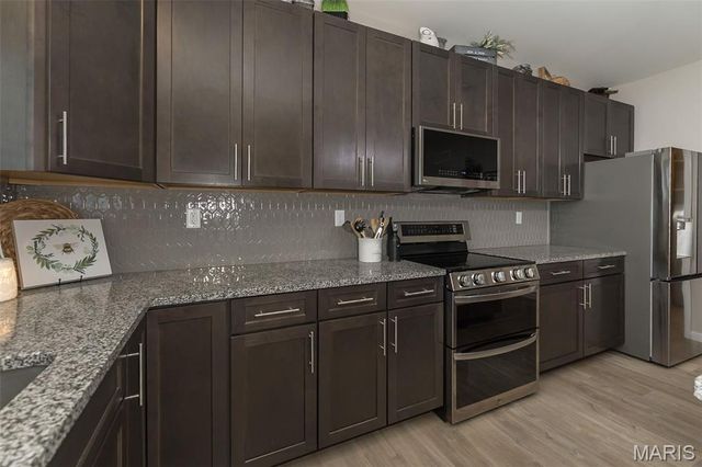 105 River Rock Drive, Moscow Mills, MO 63362