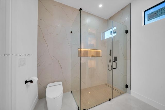 2406 Kismet PKWY, Cape Coral, FL 33993