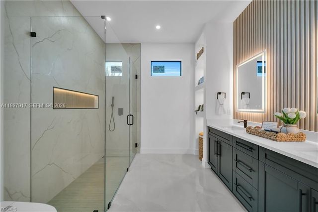 2406 Kismet PKWY, Cape Coral, FL 33993