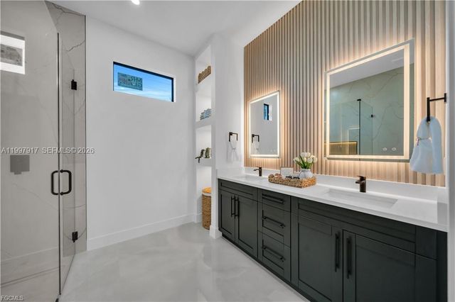 2406 Kismet PKWY, Cape Coral, FL 33993