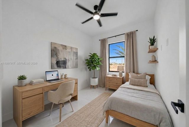 2406 Kismet PKWY, Cape Coral, FL 33993