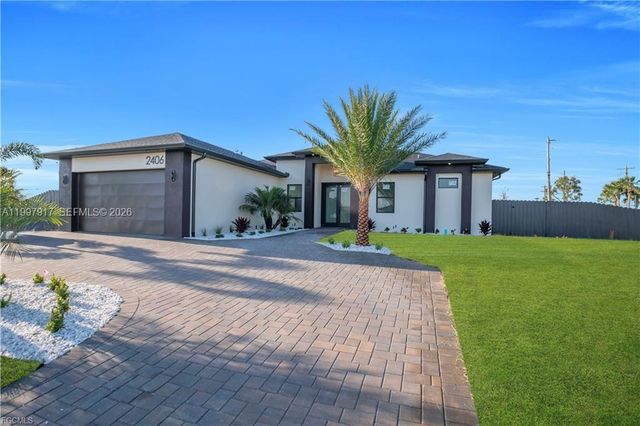 2406 Kismet PKWY, Cape Coral, FL 33993