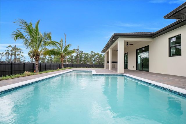 2406 Kismet PKWY, Cape Coral, FL 33993