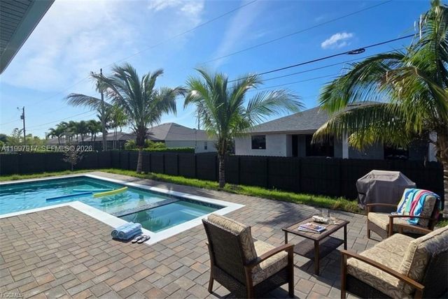 2406 Kismet PKWY, Cape Coral, FL 33993