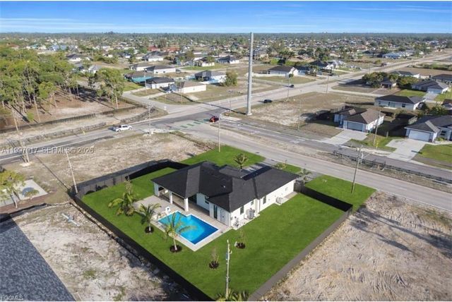 2406 Kismet PKWY, Cape Coral, FL 33993