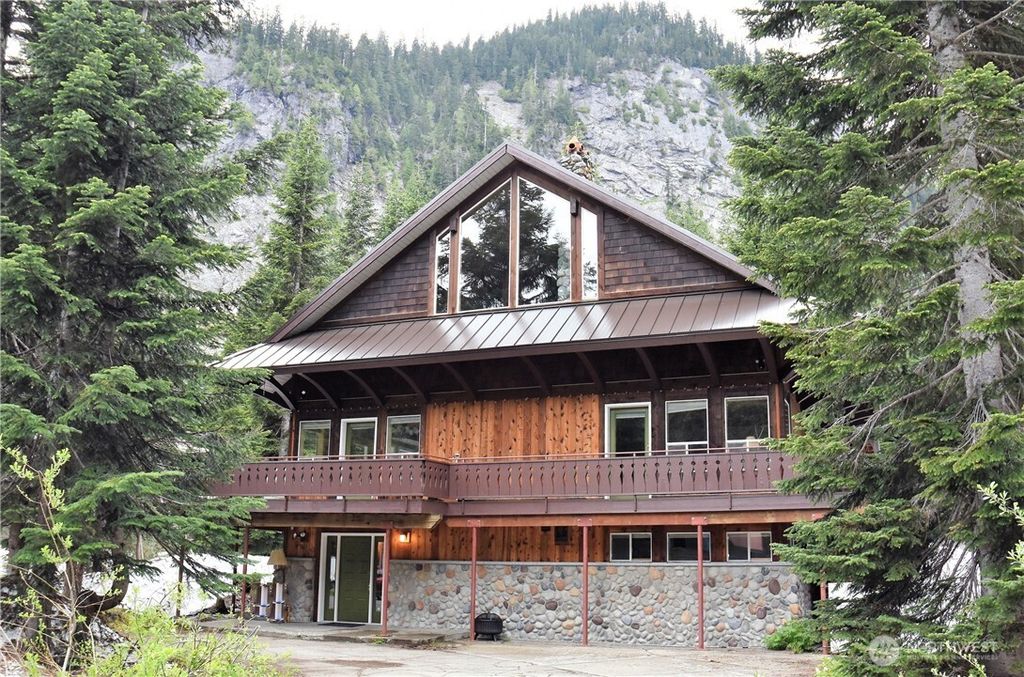 11 Alpental Strasse, Snoqualmie Pass, WA 98068