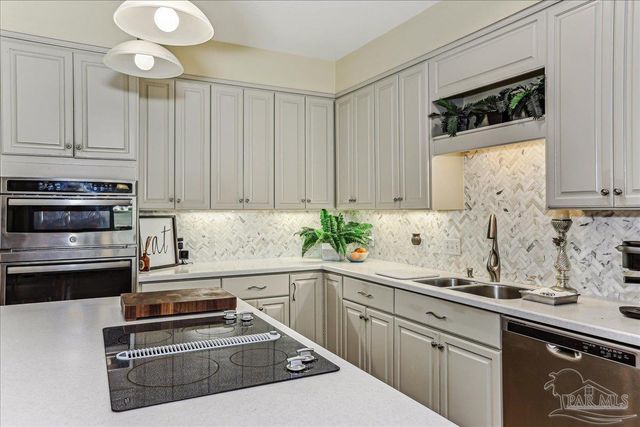 5101 High Pointe Dr, Pensacola, FL 32505