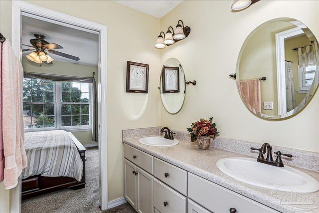 5101 High Pointe Dr, Pensacola, FL 32505