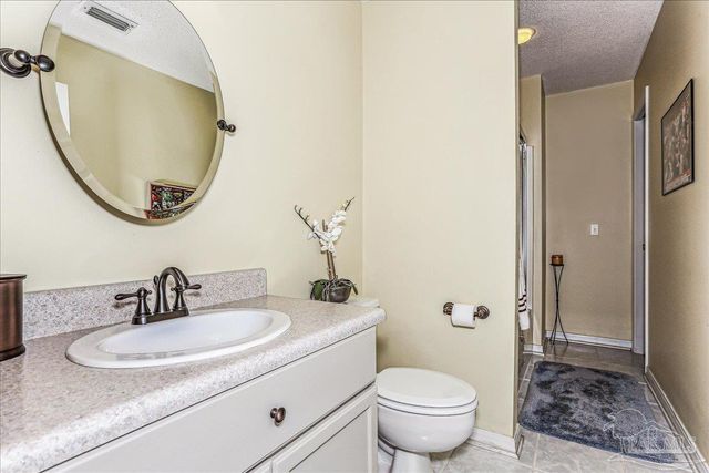 5101 High Pointe Dr, Pensacola, FL 32505