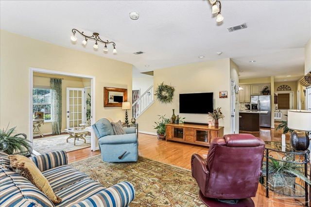 5101 High Pointe Dr, Pensacola, FL 32505