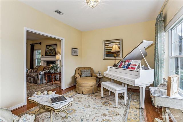 5101 High Pointe Dr, Pensacola, FL 32505