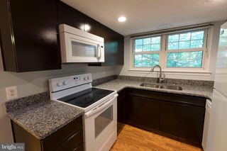 3901 GOLF TEE CT #202, Fairfax, VA 22033