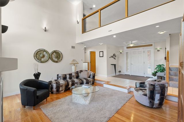 12 Lincoln Road, Billerica, MA 01821