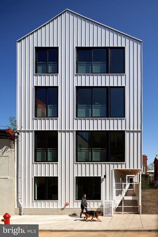 2011 CAMBRIDGE ST #E, PHILADELPHIA, PA 19130 — exterior