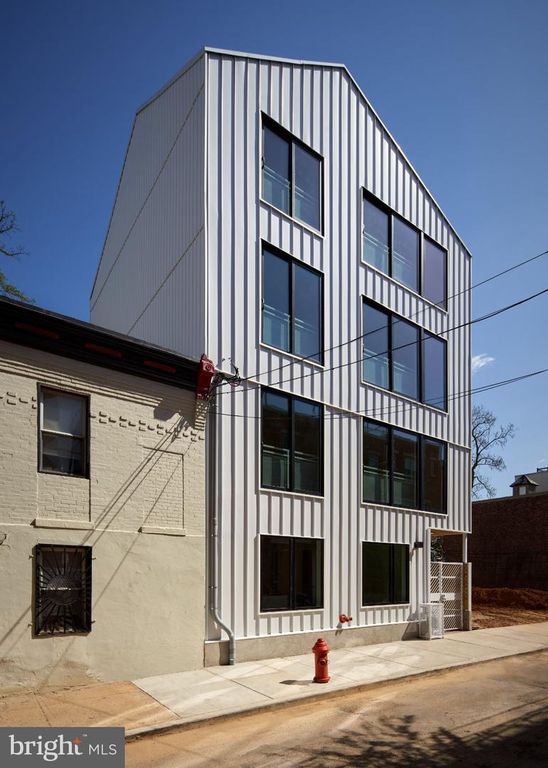 2011 CAMBRIDGE ST #E, PHILADELPHIA, PA 19130 — photo 2