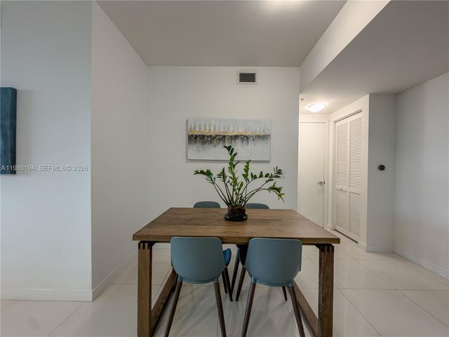 7825 NW 107th Ave 301, Doral, FL 33178