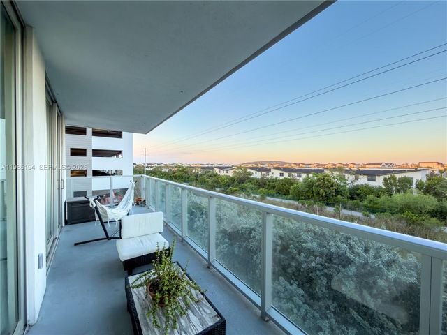 7825 NW 107th Ave 301, Doral, FL 33178