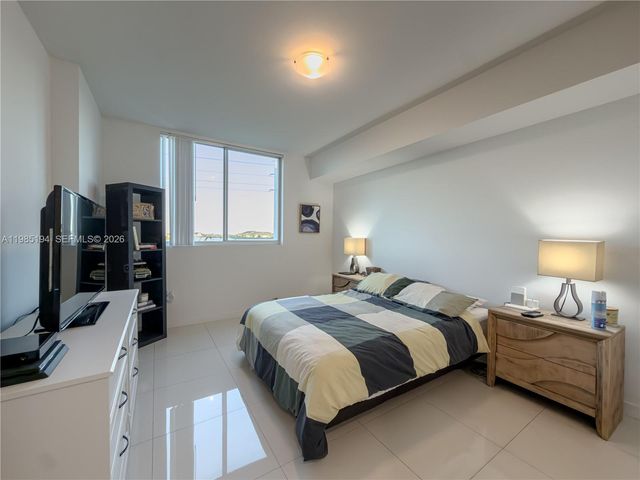 7825 NW 107th Ave 301, Doral, FL 33178