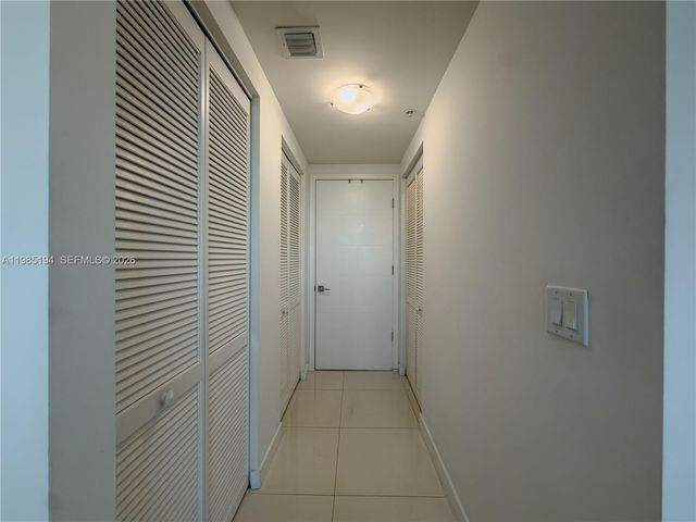 7825 NW 107th Ave 301, Doral, FL 33178