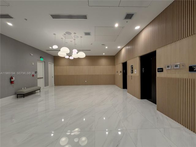 7825 NW 107th Ave 301, Doral, FL 33178