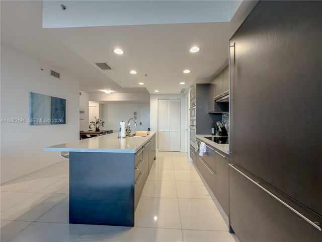 7825 NW 107th Ave 301, Doral, FL 33178