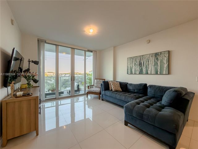 7825 NW 107th Ave 301, Doral, FL 33178