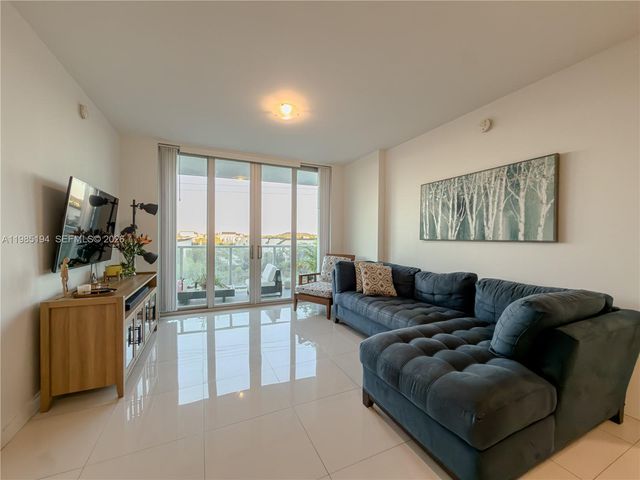 7825 NW 107th Ave 301, Doral, FL 33178