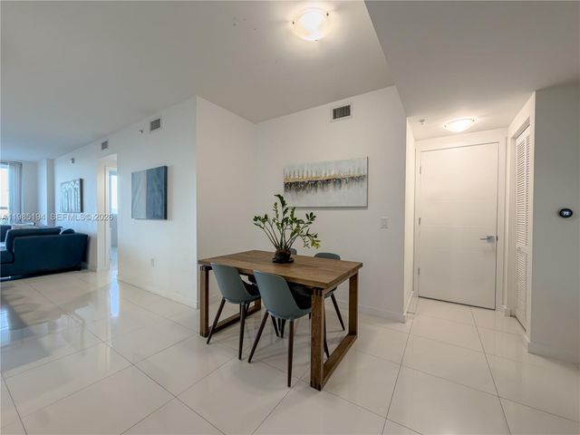 7825 NW 107th Ave 301, Doral, FL 33178