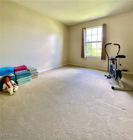 105 Mallard Point Drive, Coventry, OH 44319