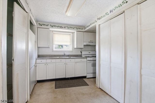 2 Grey Terrace, Woodland Park, NJ 07424
