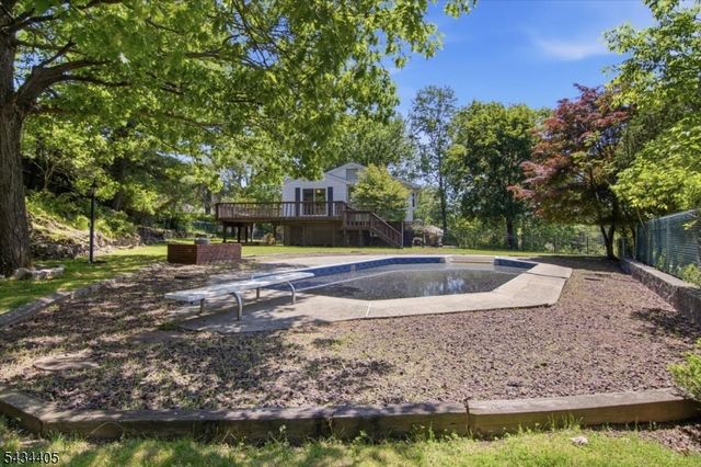 2 Grey Terrace, Woodland Park, NJ 07424