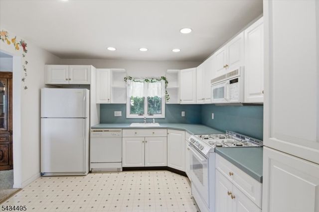 2 Grey Terrace, Woodland Park, NJ 07424