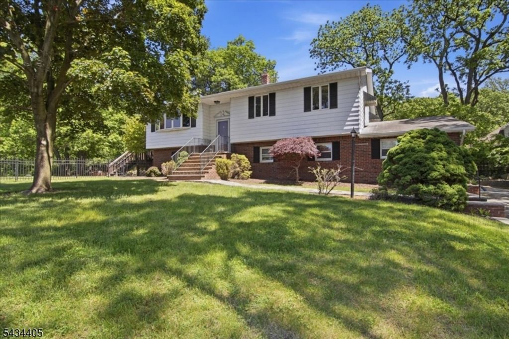 2 Grey Terrace, Woodland Park, NJ 07424