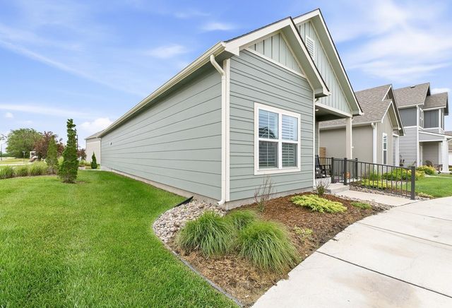 441 E Douglas Ave, Andover, KS 67002