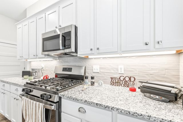 441 E Douglas Ave, Andover, KS 67002