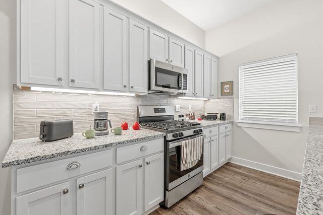 441 E Douglas Ave, Andover, KS 67002