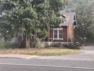 8209 Saint Charles Lane, Overland, MO 63114