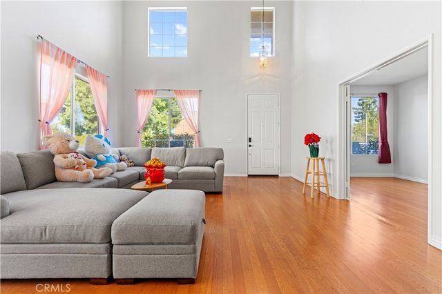 1916 Olympia Fields, Corona, CA 92883